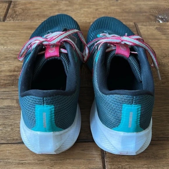 Nike Air Zoom Pegasus 40 Road Running Shoes Black Green Blue Pink Womens Size 9 - Picture 7 of 10